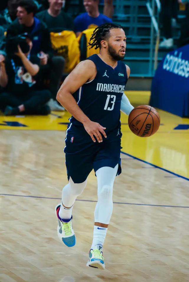 也絕對不容 也絕對不容